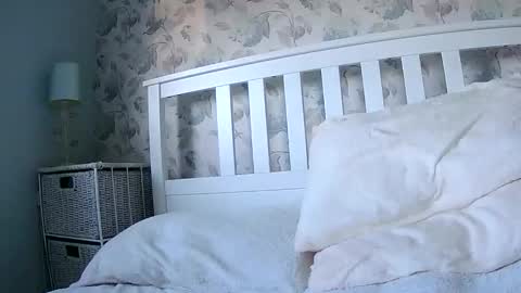 Snapshot of cumovermexxxxx chatting on 11/17/25, 02:45 cumovermexxxxx online show from 11/17/25, 02:45