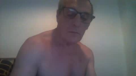 Snapshot of cumseeme002 chatting on 01/18/26, 01:59 Alan online show from 01/18/26, 01:59