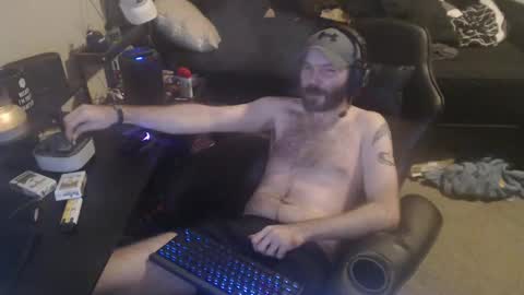 Snapshot of cumslinger2003 chatting on 12/29/24, 09:17 cumslinger2003 online show from 12/29/24, 09:17