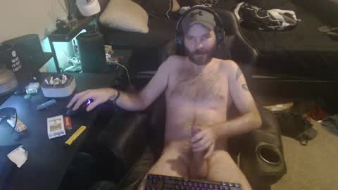 Snapshot of cumslinger2003 chatting on 12/31/24, 02:14 cumslinger2003 online show from 12/31/24, 02:14