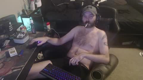 Snapshot of cumslinger2003 chatting on 02/14/25, 01:51 cumslinger2003 online show from 02/14/25, 01:51