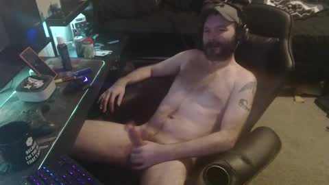 Snapshot of cumslinger2003 chatting on 02/25/25, 01:28 cumslinger2003 online show from 02/25/25, 01:28