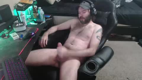 Snapshot of cumslinger2003 chatting on 11/25/25, 09:37 cumslinger2003 online show from 11/25/25, 09:37