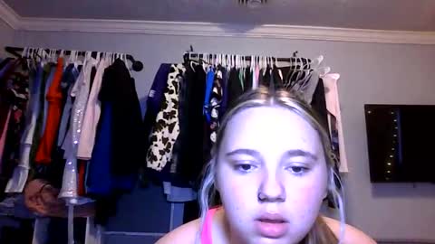Snapshot of cuntycassie chatting on 05/13/26, 10:27 cuntycassie online show from 05/13/26, 10:27