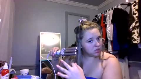 Snapshot of cuntycassie chatting on 05/16/26, 05:01 cuntycassie online show from 05/16/26, 05:01