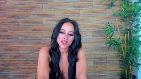 Snapshot of cupcake_izzy chatting on 10/28/25, 05:33 cupcake_izzy online show from 10/28/25, 05:33