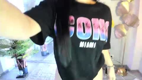 cupcake_izzy online show from 06/21/26, 06:21