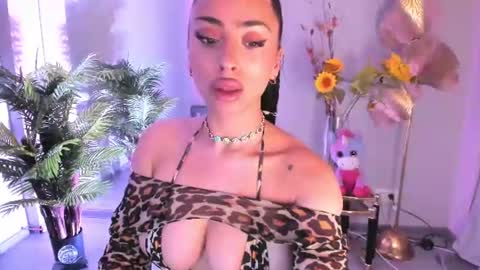 cupcake_izzy online show from 07/06/26, 06:10