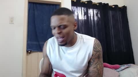 dominic and julieta... independent models online show from 01/05/26, 08:12