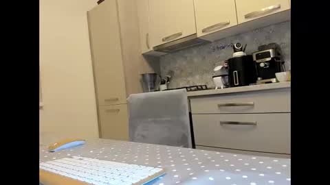 maria  alex online show from 10/28/25, 11:18