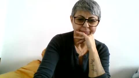 couple online show from 12/31/24, 11:42