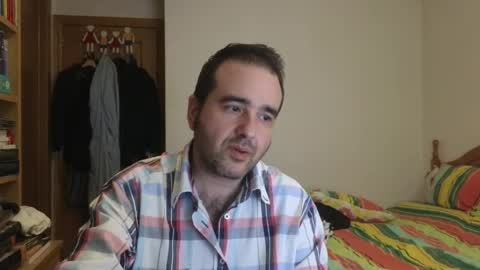 Snapshot of curiosillo1983 chatting on 05/06/26, 04:56 curiosillo1983 online show from 05/06/26, 04:56