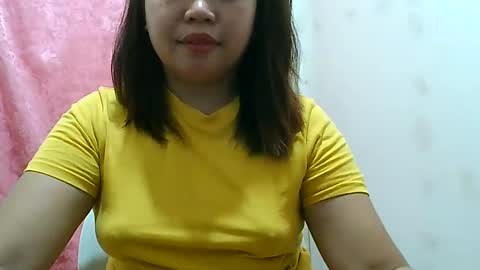 Snapshot of curious_girl247 chatting on 02/23/25, 05:12 curious_girl247 online show from 02/23/25, 05:12