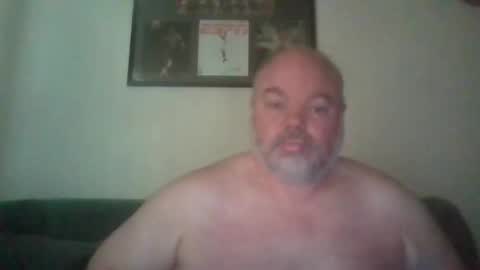 Snapshot of curiousbate1 chatting on 06/06/26, 12:32 CuriousBate1 online show from 06/06/26, 12:32