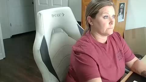 Snapshot of curiouscouple3143 chatting on 01/24/25, 06:56 curious couple online show from 01/24/25, 06:56