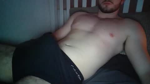 Snapshot of curiousharryxx chatting on 12/14/25, 07:18 BritishHarry online show from 12/14/25, 07:18