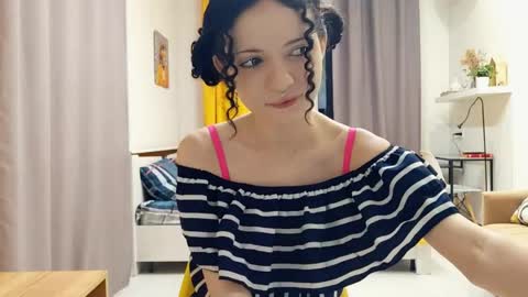 Kira online show from 05/09/26, 11:32