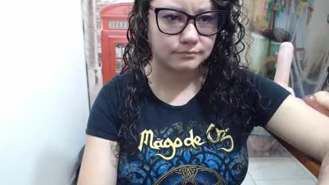 Snapshot of curly_greeneyed chatting on 10/23/25, 08:07 Vannesa online show from 10/23/25, 08:07