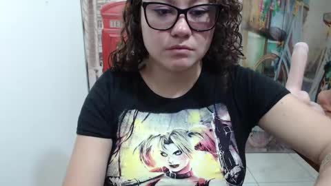 Snapshot of curly_greeneyed chatting on 01/18/26, 06:34 Vannesa online show from 01/18/26, 06:34