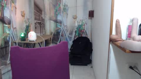 Snapshot of curly_greeneyed chatting on 01/31/26, 07:11 Vannesa online show from 01/31/26, 07:11