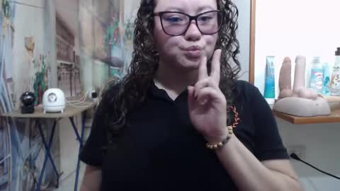 Snapshot of curly_greeneyed chatting on 03/03/26, 04:13 Vannesa online show from 03/03/26, 04:13