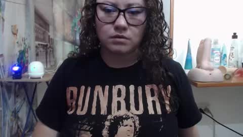 Snapshot of curly_greeneyed chatting on 03/07/26, 04:26 Vannesa online show from 03/07/26, 04:26