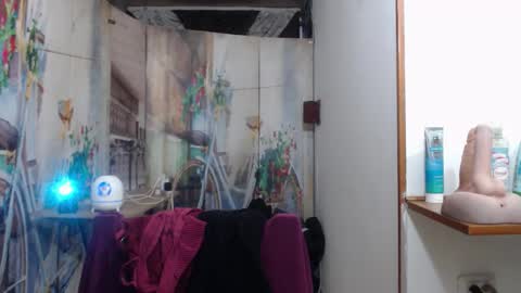 Snapshot of curly_greeneyed chatting on 03/14/26, 11:26 Vannesa online show from 03/14/26, 11:26