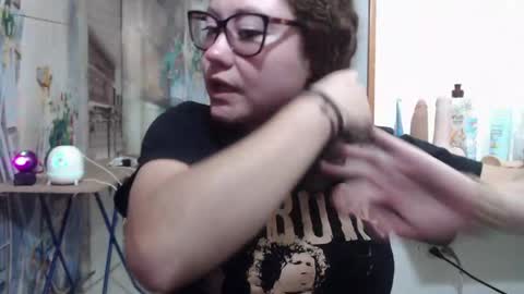 Snapshot of curly_greeneyed chatting on 04/10/26, 02:50 Vannesa online show from 04/10/26, 02:50