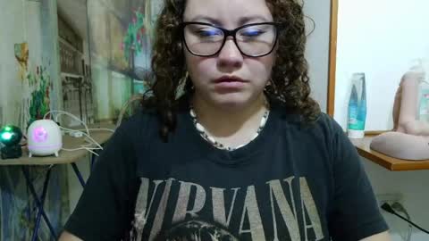 Snapshot of curly_greeneyed chatting on 04/17/26, 03:09 Vannesa online show from 04/17/26, 03:09