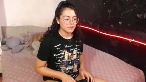 Snapshot of curlycool chatting on 12/27/24, 01:53 Max and Cata online show from 12/27/24, 01:53