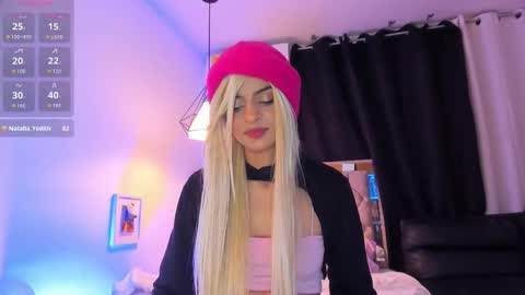 Snapshot of curlyrose_ chatting on 12/01/25, 11:21 Rose online show from 12/01/25, 11:21