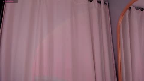 Snapshot of curlyy915e chatting on 02/12/26, 11:44 Curly915e online show from 02/12/26, 11:44