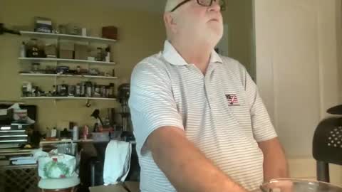 Snapshot of curo69 chatting on 12/19/24, 01:18 ALAN online show from 12/19/24, 01:18