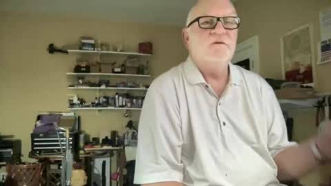 Snapshot of curo69 chatting on 03/11/25, 06:52 ALAN online show from 03/11/25, 06:52