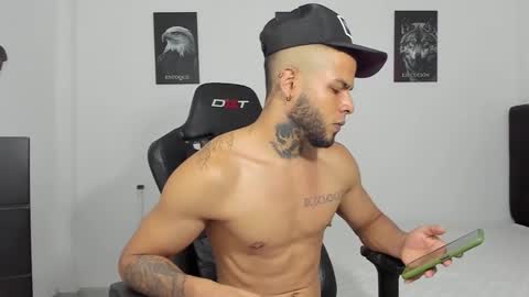 Snapshot of curtis_blake chatting on 10/04/25, 06:06 curtis_blake online show from 10/04/25, 06:06