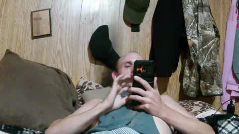 Snapshot of curtisrobert171 chatting on 06/25/26, 05:06 curtisrobert171 online show from 06/25/26, 05:06