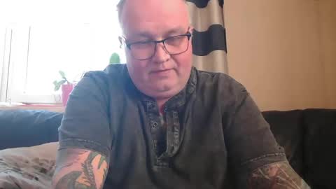 Snapshot of curtus14 chatting on 03/05/25, 04:13 curtus14 online show from 03/05/25, 04:13