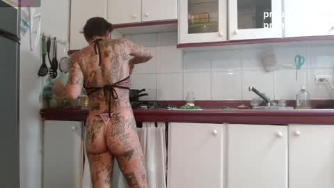 Snapshot of curuba_ chatting on 12/12/24, 05:37 Curuba online show from 12/12/24, 05:37