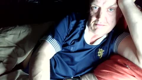 curvelover1977 online show from 05/17/26, 03:37