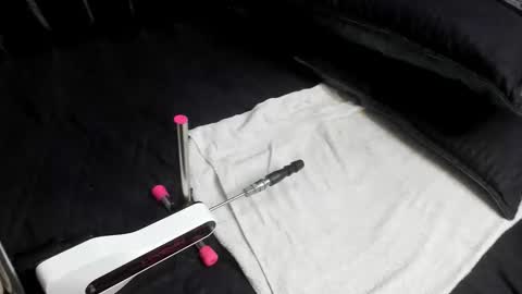 Alyanna  online show from 12/04/25, 11:41