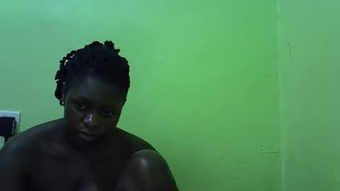 Snapshot of curvy_corazon1 chatting on 10/21/25, 06:30 curvy_corazon1 online show from 10/21/25, 06:30