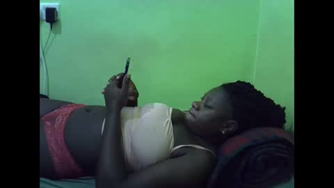 Snapshot of curvy_corazon1 chatting on 10/23/25, 08:02 curvy_corazon1 online show from 10/23/25, 08:02