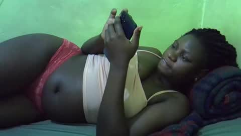 Snapshot of curvy_corazon1 chatting on 10/24/25, 01:24 curvy_corazon1 online show from 10/24/25, 01:24
