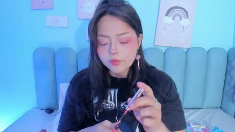 Snapshot of curvy_rousi chatting on 09/17/25, 11:34 Rosie online show from 09/17/25, 11:34