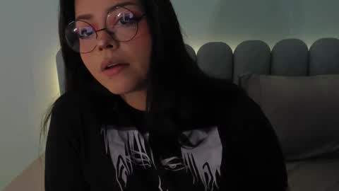 Snapshot of curvy_rousi chatting on 10/21/25, 11:44 Rosie online show from 10/21/25, 11:44