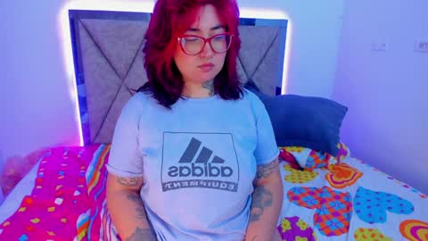 Snapshot of curvybaddie chatting on 01/28/25, 01:18 A online show from 01/28/25, 01:18