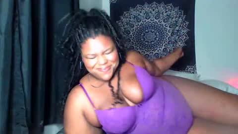 Snapshot of curvybcelinemixe chatting on 11/15/25, 03:59 Cline online show from 11/15/25, 03:59