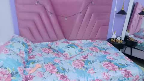 Snapshot of curvybrunnete chatting on 12/16/25, 12:43 curvybrunnete online show from 12/16/25, 12:43