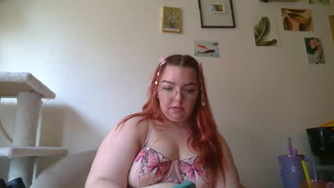 Snapshot of curvycate127 chatting on 11/05/25, 06:30 Cate online show from 11/05/25, 06:30