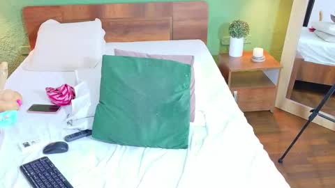 Danna online show from 09/16/25, 08:10